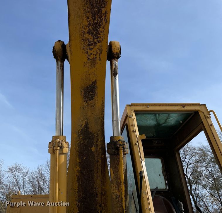 image for item DP0218 1983 Caterpillar 225 LC  excavator