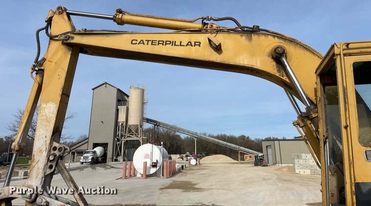 image for item DP0218 1983 Caterpillar 225 LC  excavator