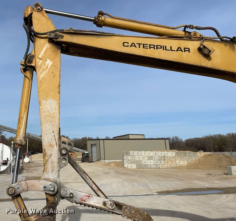 image for item DP0218 1983 Caterpillar 225 LC  excavator