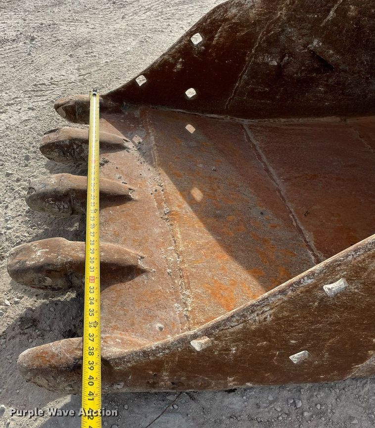 image for item DP0218 1983 Caterpillar 225 LC  excavator