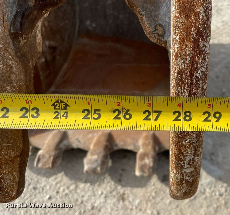 image for item DP0218 1983 Caterpillar 225 LC  excavator