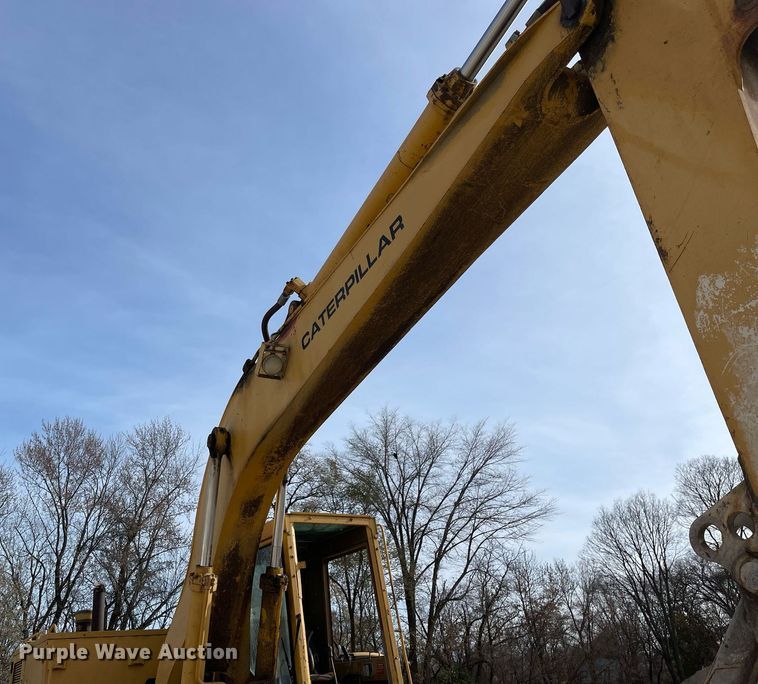 image for item DP0218 1983 Caterpillar 225 LC  excavator