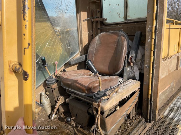 image for item DP0218 1983 Caterpillar 225 LC  excavator