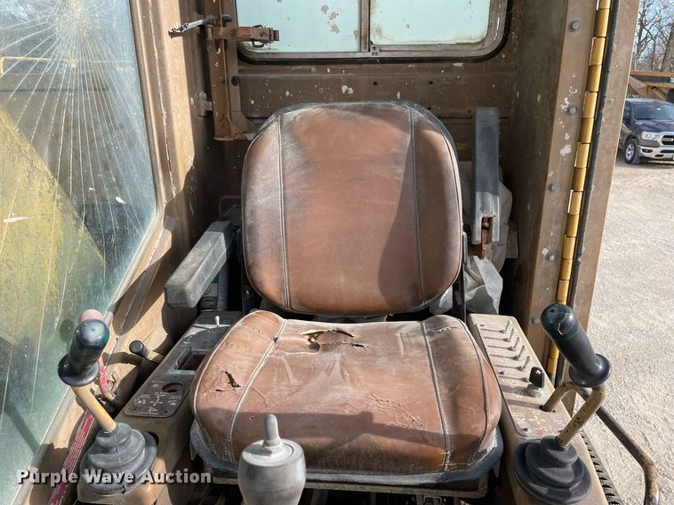 image for item DP0218 1983 Caterpillar 225 LC  excavator