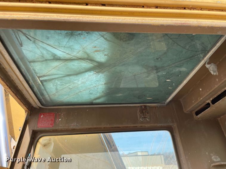 image for item DP0218 1983 Caterpillar 225 LC  excavator