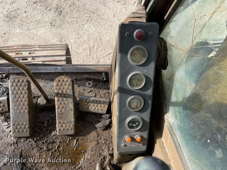 image for item DP0218 1983 Caterpillar 225 LC  excavator