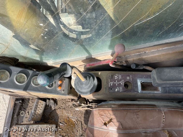 image for item DP0218 1983 Caterpillar 225 LC  excavator