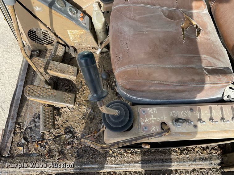 image for item DP0218 1983 Caterpillar 225 LC  excavator