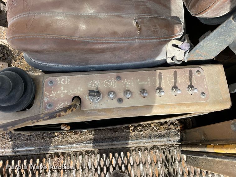 image for item DP0218 1983 Caterpillar 225 LC  excavator