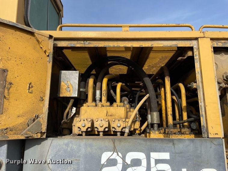 image for item DP0218 1983 Caterpillar 225 LC  excavator