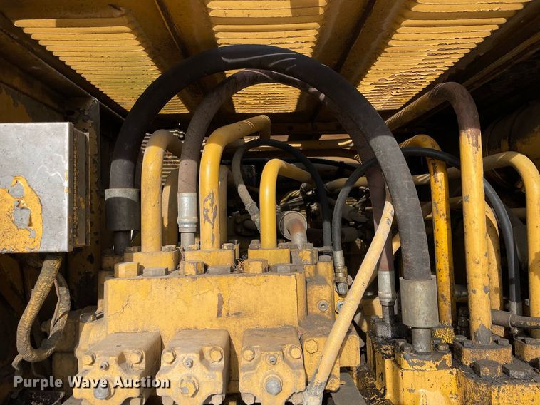 image for item DP0218 1983 Caterpillar 225 LC  excavator