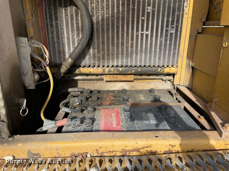 image for item DP0218 1983 Caterpillar 225 LC  excavator