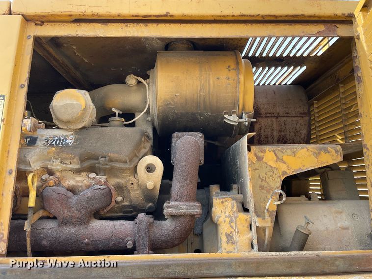image for item DP0218 1983 Caterpillar 225 LC  excavator