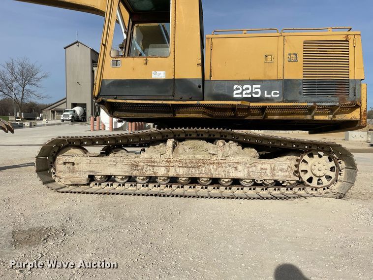 image for item DP0218 1983 Caterpillar 225 LC  excavator