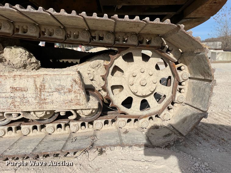 image for item DP0218 1983 Caterpillar 225 LC  excavator