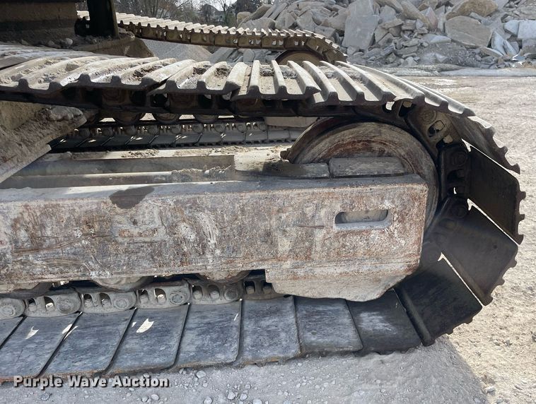 image for item DP0218 1983 Caterpillar 225 LC  excavator