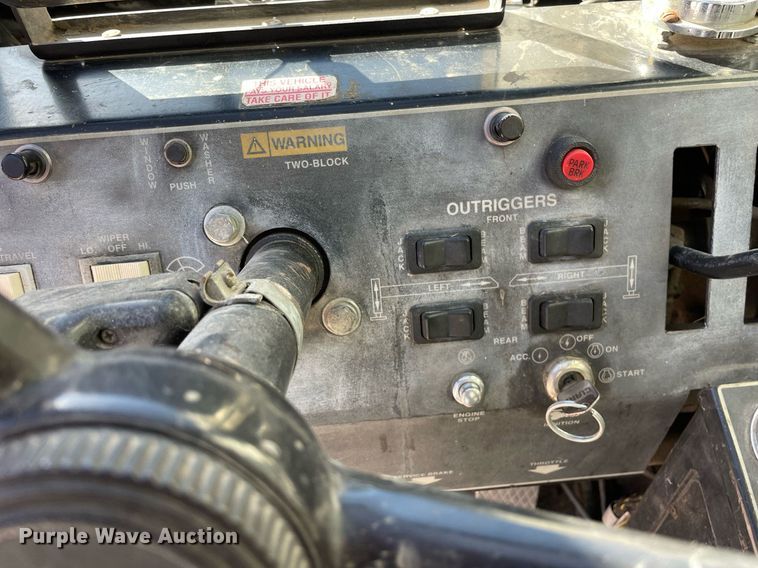 image for item DP0226 1994 Loraine LRT230E  crane