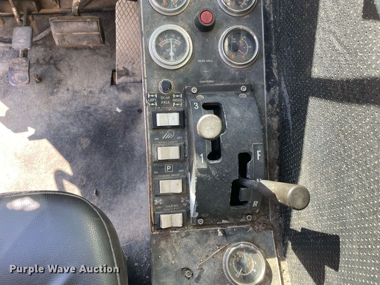 image for item DP0226 1994 Loraine LRT230E  crane