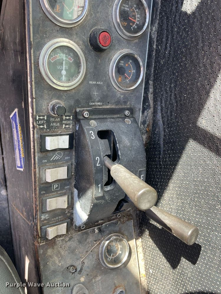 image for item DP0226 1994 Loraine LRT230E  crane