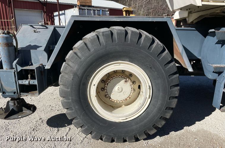 image for item DP0226 1994 Loraine LRT230E  crane