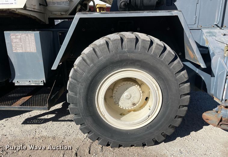 image for item DP0226 1994 Loraine LRT230E  crane