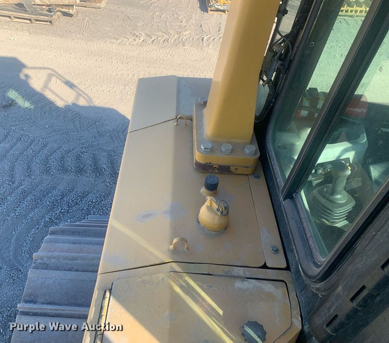 image for item DP8741 2018 Caterpillar D6T LGP  dozer