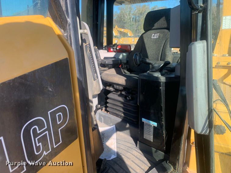 image for item DP8741 2018 Caterpillar D6T LGP  dozer
