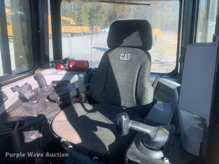 image for item DP8741 2018 Caterpillar D6T LGP  dozer