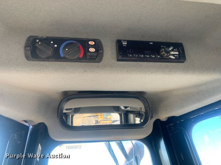 image for item DP8741 2018 Caterpillar D6T LGP  dozer