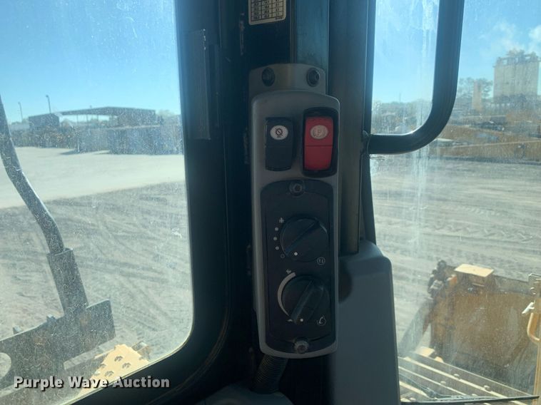 image for item DP8741 2018 Caterpillar D6T LGP  dozer