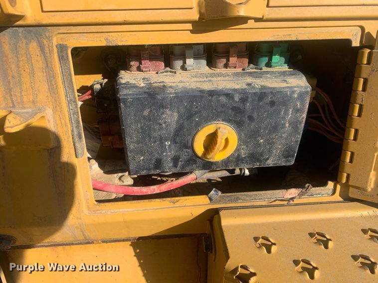 image for item DP8741 2018 Caterpillar D6T LGP  dozer