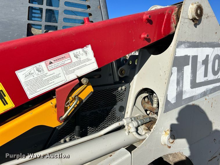 image for item DQ1045 2015 Takeuchi TL10  tracked skid steer loader