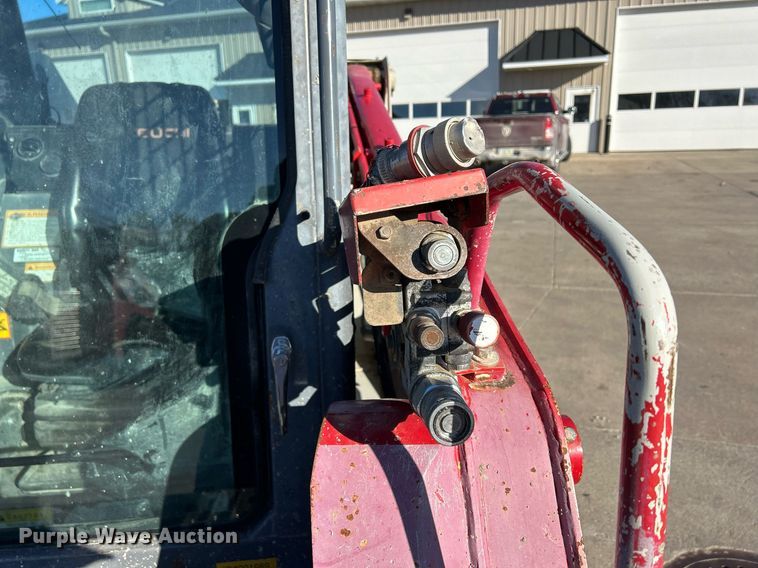 image for item DQ1045 2015 Takeuchi TL10  tracked skid steer loader