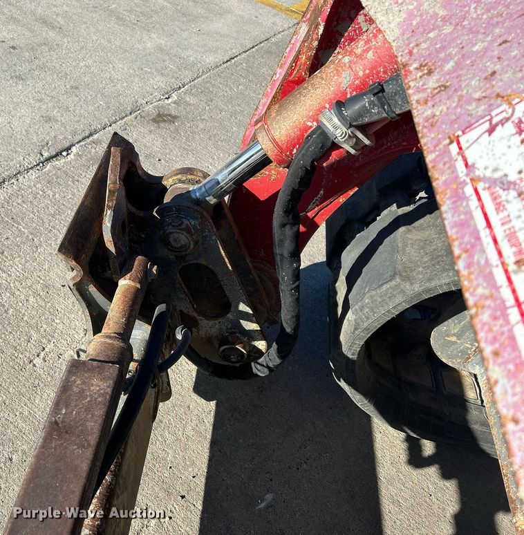 image for item DQ1045 2015 Takeuchi TL10  tracked skid steer loader