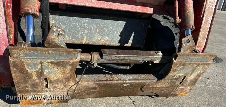 image for item DQ1045 2015 Takeuchi TL10  tracked skid steer loader