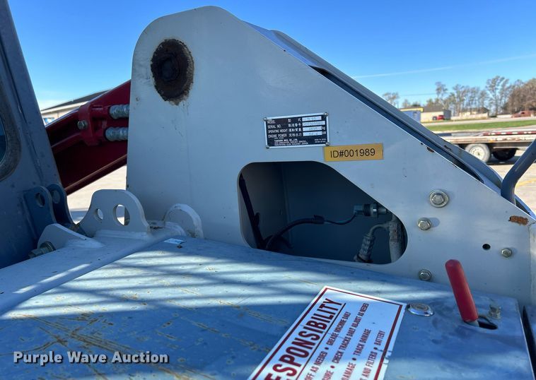 image for item DQ1045 2015 Takeuchi TL10  tracked skid steer loader