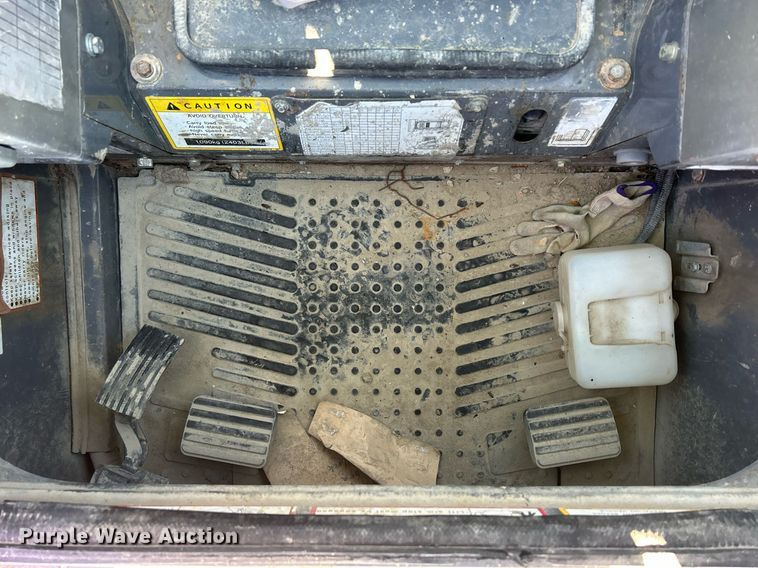 image for item DQ1045 2015 Takeuchi TL10  tracked skid steer loader