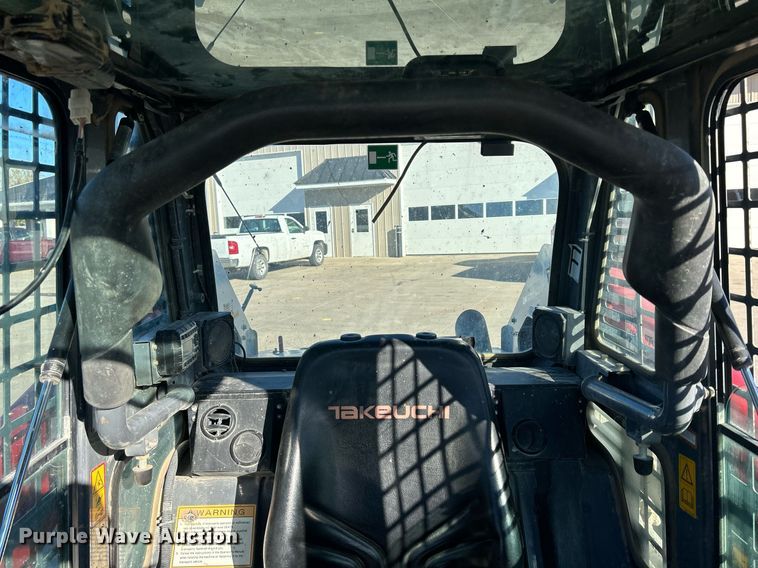 image for item DQ1045 2015 Takeuchi TL10  tracked skid steer loader