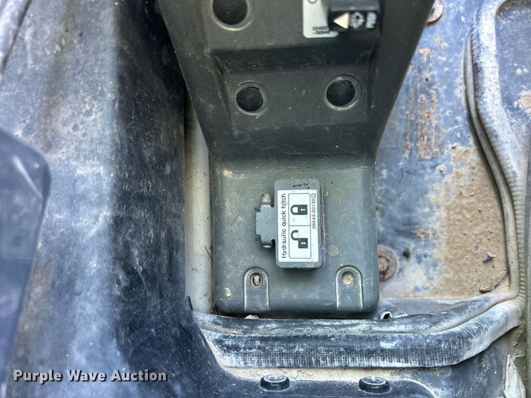 image for item DQ1045 2015 Takeuchi TL10  tracked skid steer loader