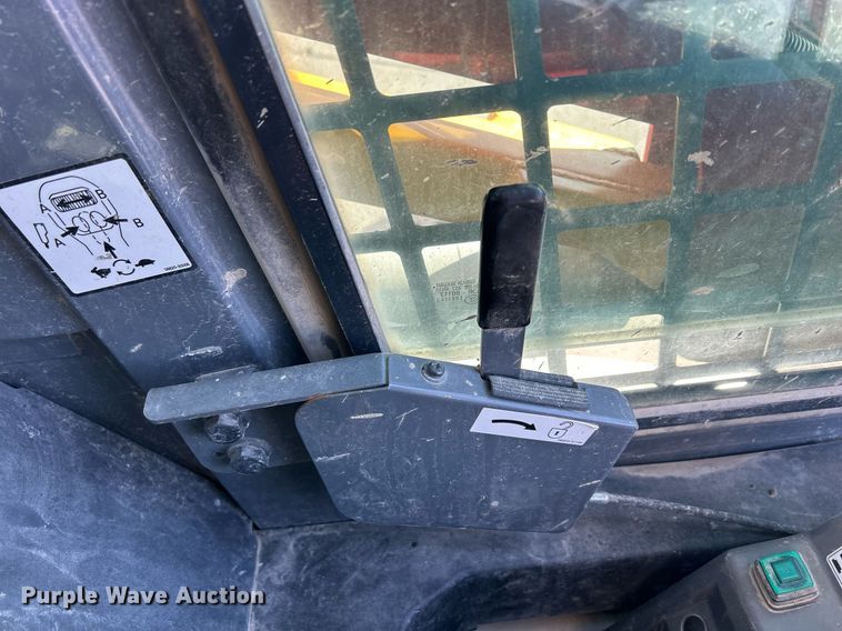 image for item DQ1045 2015 Takeuchi TL10  tracked skid steer loader