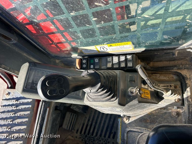 image for item DQ1045 2015 Takeuchi TL10  tracked skid steer loader