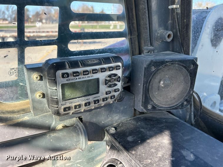 image for item DQ1045 2015 Takeuchi TL10  tracked skid steer loader