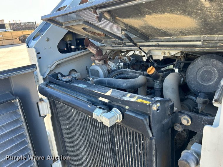 image for item DQ1045 2015 Takeuchi TL10  tracked skid steer loader