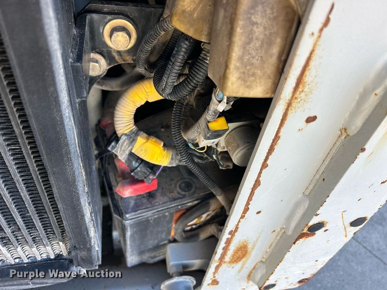 image for item DQ1045 2015 Takeuchi TL10  tracked skid steer loader