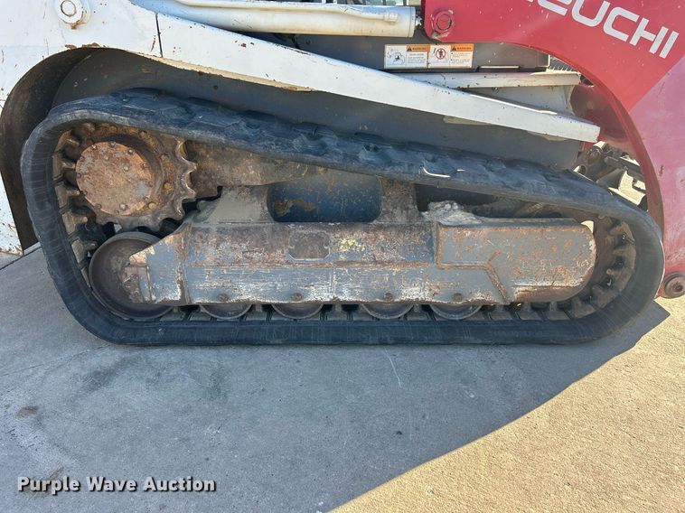 image for item DQ1045 2015 Takeuchi TL10  tracked skid steer loader