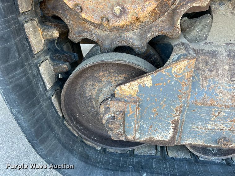 image for item DQ1045 2015 Takeuchi TL10  tracked skid steer loader