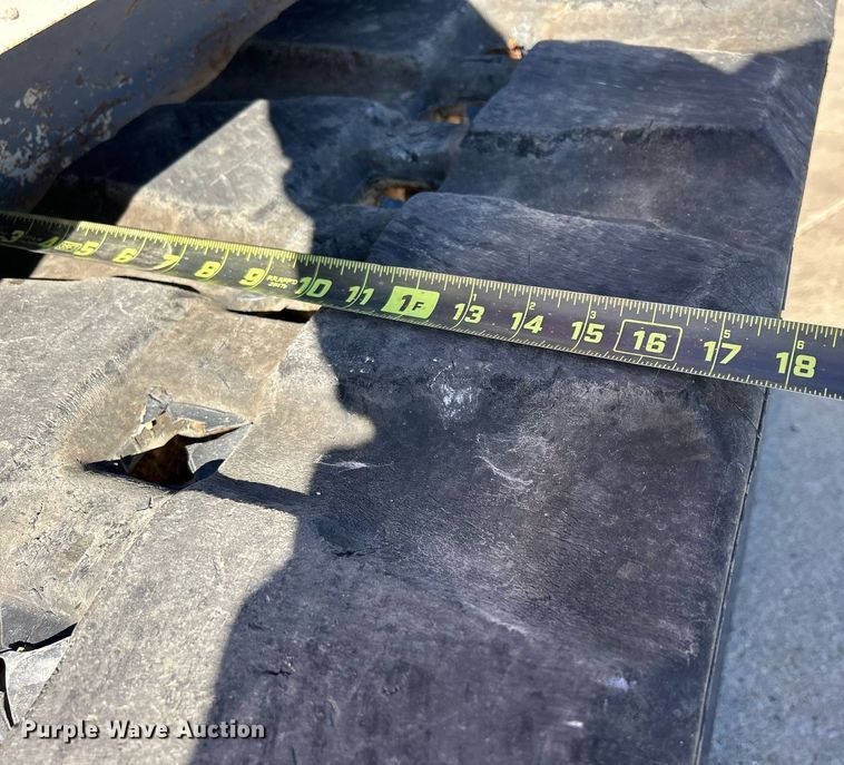 image for item DQ1045 2015 Takeuchi TL10  tracked skid steer loader