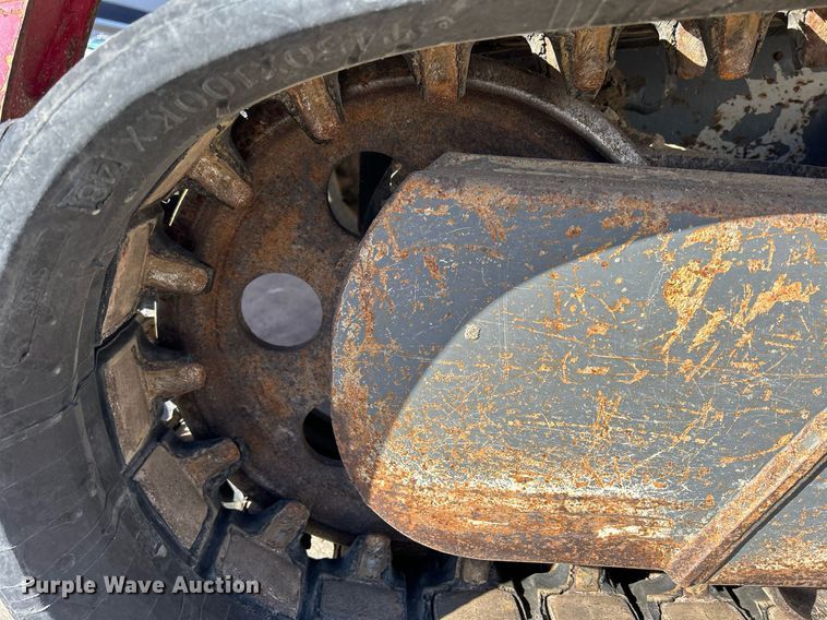 image for item DQ1045 2015 Takeuchi TL10  tracked skid steer loader