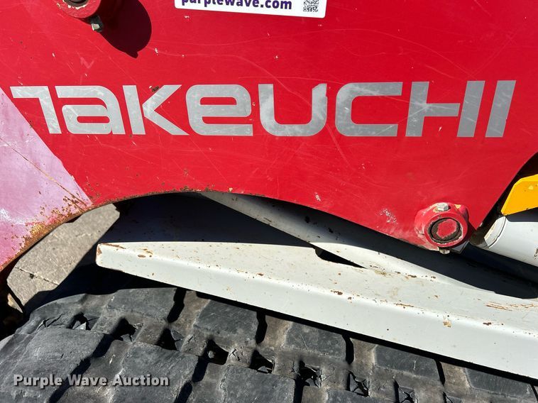 image for item DQ1045 2015 Takeuchi TL10  tracked skid steer loader