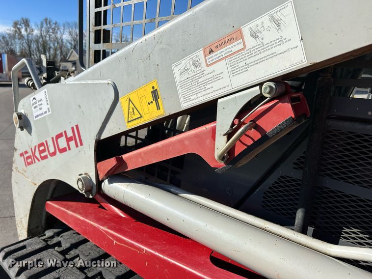 image for item DQ1046 2012 Takeuchi TL240  tracked skid steer loader